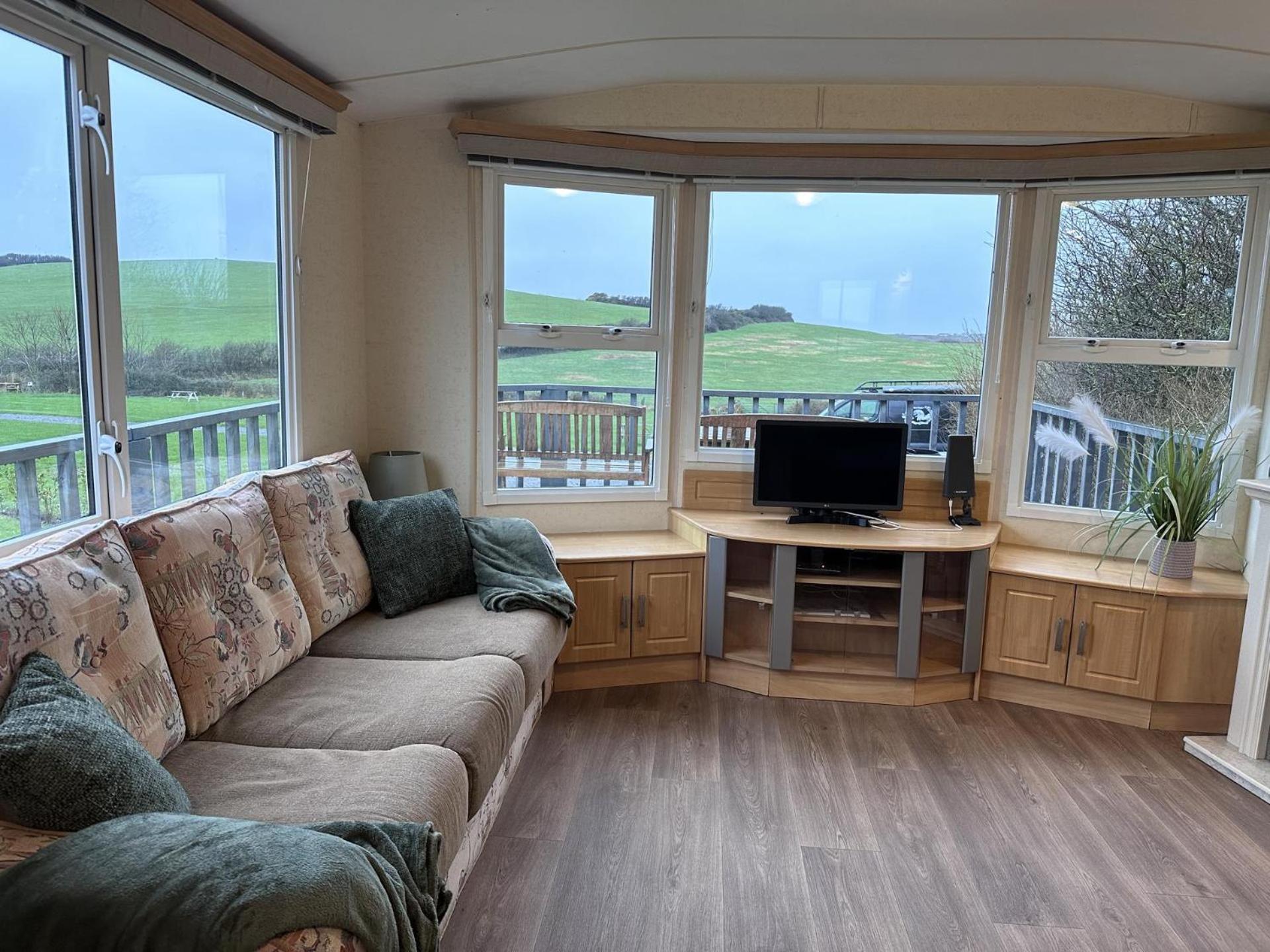 Captivating 2-Bed Static Caravan In Holyhead Llanfachraeth Dış mekan fotoğraf