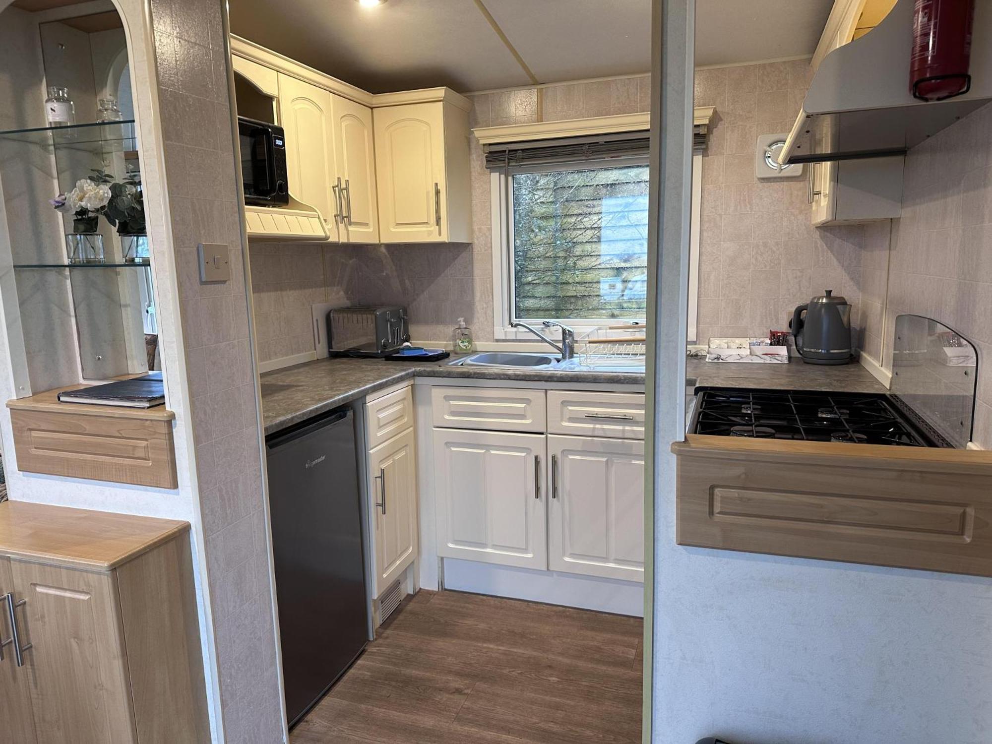 Captivating 2-Bed Static Caravan In Holyhead Llanfachraeth Dış mekan fotoğraf