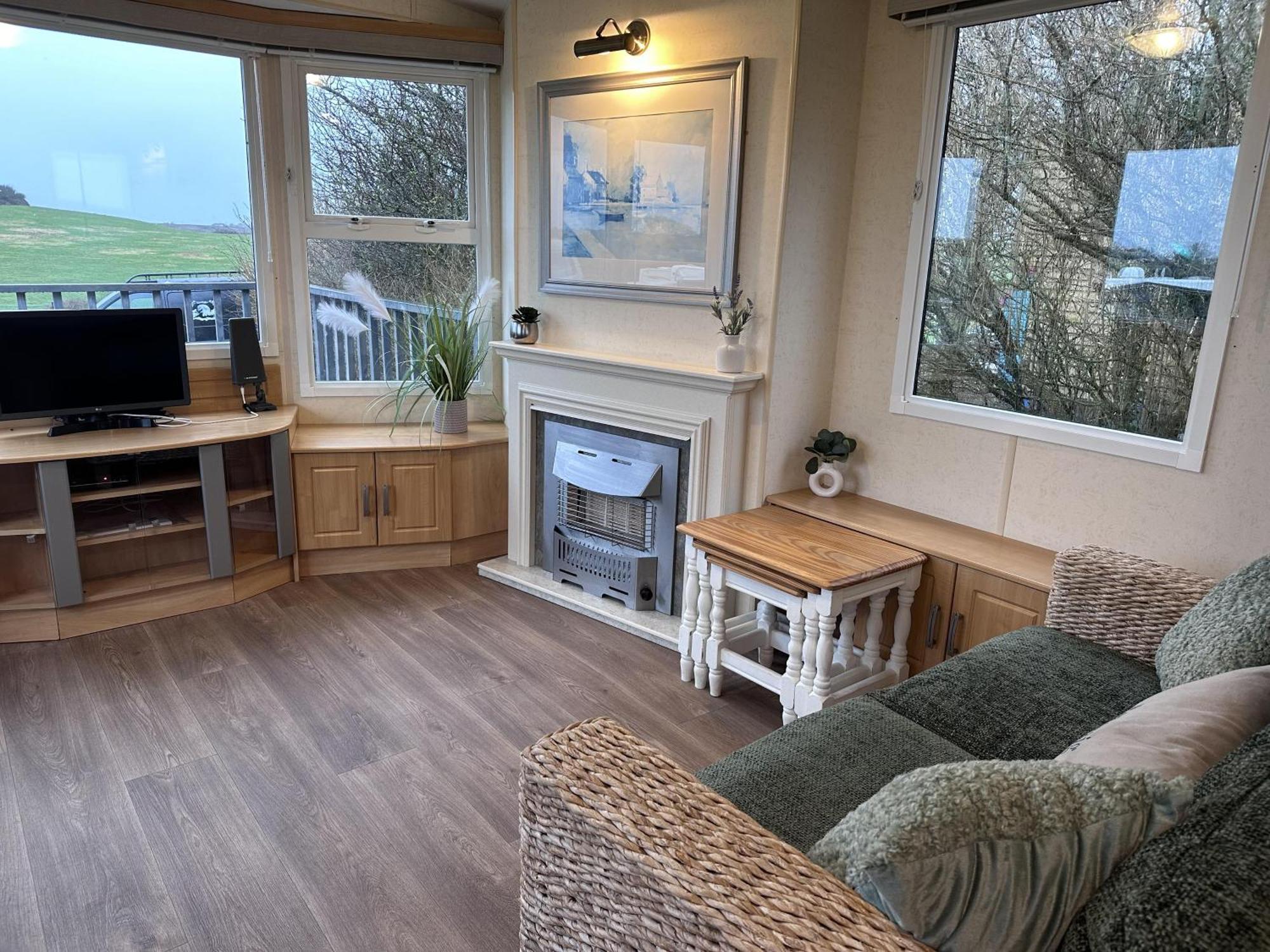 Captivating 2-Bed Static Caravan In Holyhead Llanfachraeth Dış mekan fotoğraf
